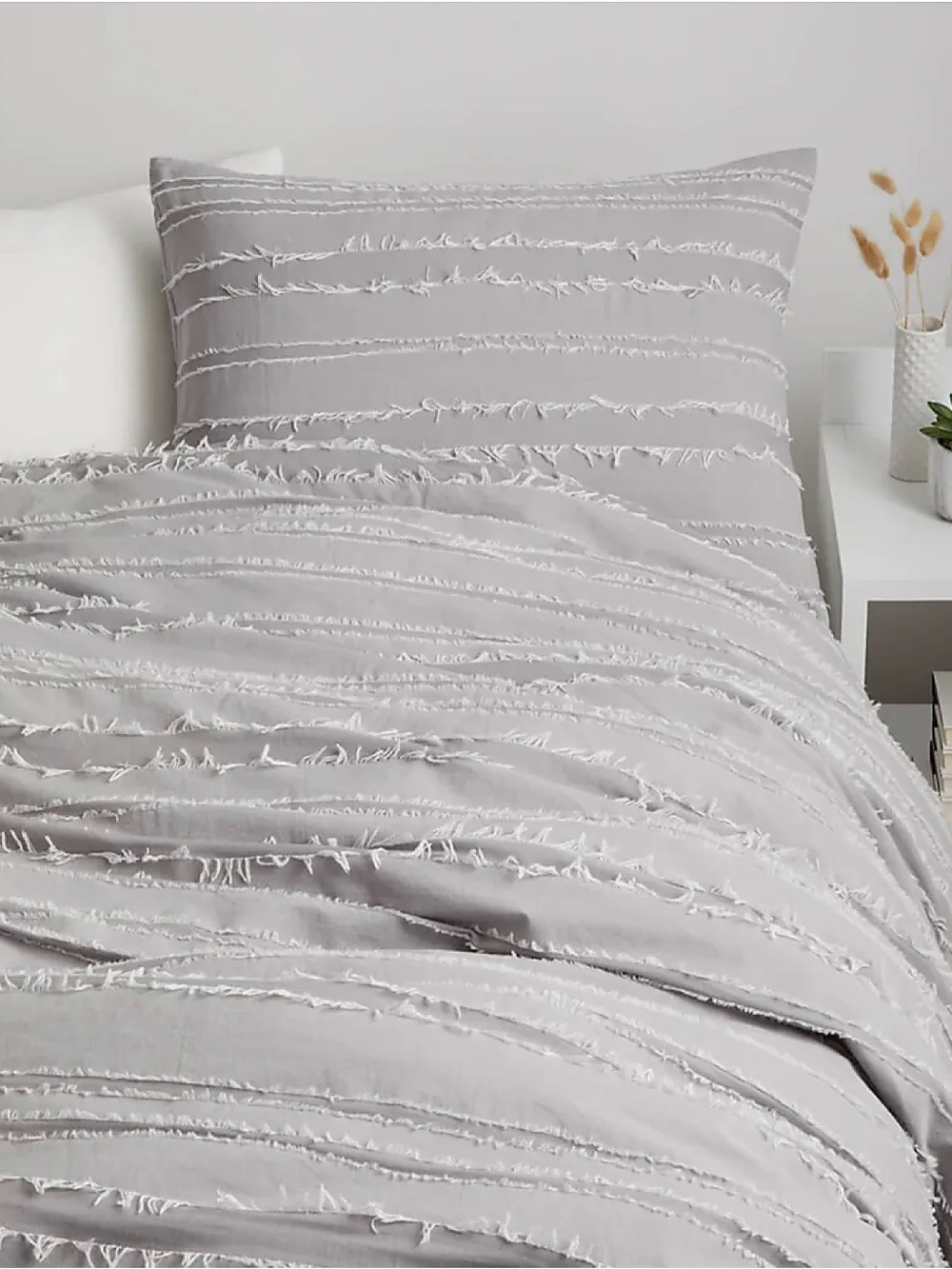 Dormify Full/Queen Light Gray Textured Fringe Comforter set with Shams